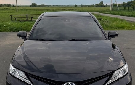 Toyota Camry, 2021 год, 3 250 000 рублей, 2 фотография