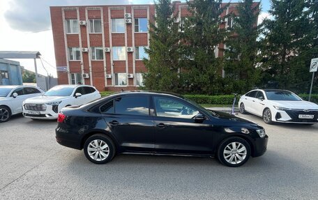 Volkswagen Jetta VI, 2013 год, 895 000 рублей, 4 фотография