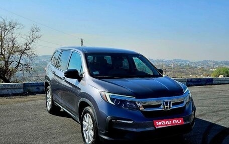 Honda Pilot III рестайлинг, 2018 год, 2 000 000 рублей, 1 фотография