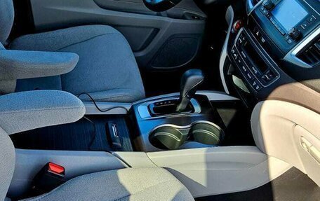 Honda Pilot III рестайлинг, 2018 год, 2 000 000 рублей, 8 фотография