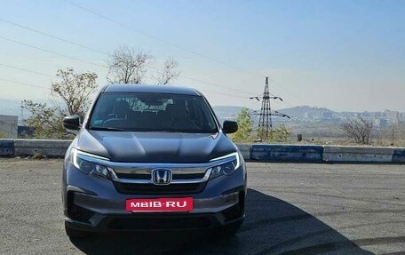 Honda Pilot III рестайлинг, 2018 год, 2 000 000 рублей, 2 фотография