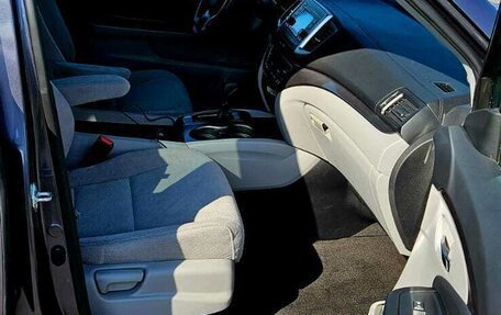 Honda Pilot III рестайлинг, 2018 год, 2 000 000 рублей, 9 фотография