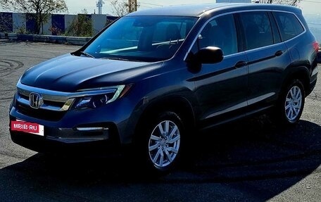 Honda Pilot III рестайлинг, 2018 год, 2 000 000 рублей, 13 фотография