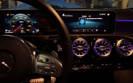 Mercedes-Benz CLA, 2019 год, 2 800 000 рублей, 15 фотография