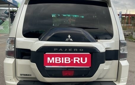 Mitsubishi Pajero IV, 2015 год, 2 360 000 рублей, 4 фотография
