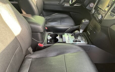 Mitsubishi Pajero IV, 2015 год, 2 360 000 рублей, 21 фотография