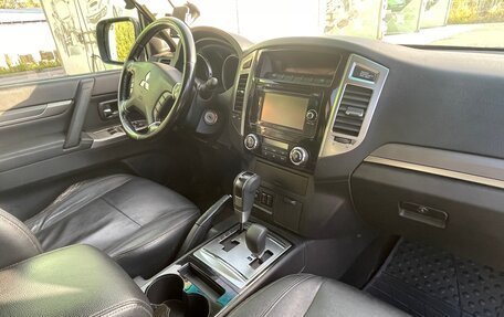 Mitsubishi Pajero IV, 2015 год, 2 360 000 рублей, 24 фотография