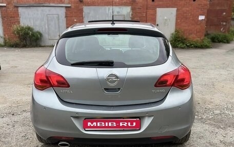 Opel Astra J, 2011 год, 750 000 рублей, 3 фотография