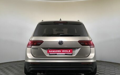 Volkswagen Tiguan II, 2018 год, 1 700 000 рублей, 5 фотография