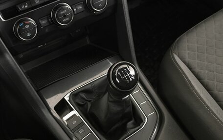 Volkswagen Tiguan II, 2018 год, 1 700 000 рублей, 19 фотография