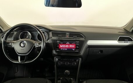 Volkswagen Tiguan II, 2018 год, 1 700 000 рублей, 15 фотография