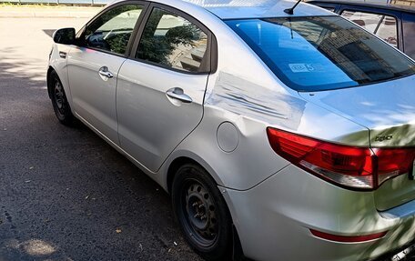 KIA Rio III рестайлинг, 2015 год, 700 000 рублей, 4 фотография