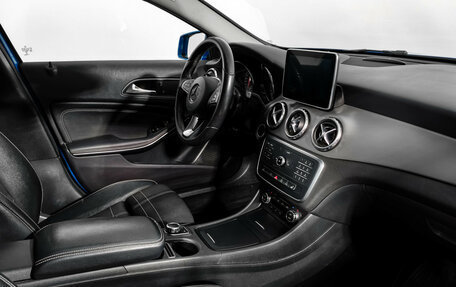 Mercedes-Benz GLA, 2016 год, 1 760 000 рублей, 13 фотография