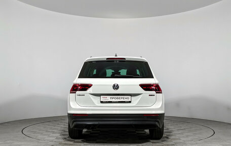 Volkswagen Tiguan II, 2019 год, 1 890 000 рублей, 6 фотография
