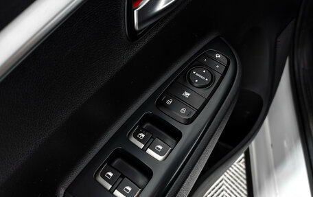 KIA Rio IV, 2021 год, 1 549 000 рублей, 10 фотография