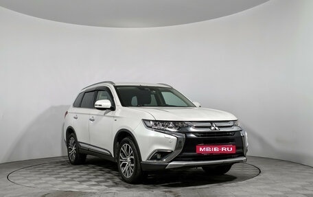 Mitsubishi Outlander III рестайлинг 3, 2017 год, 2 100 000 рублей, 3 фотография