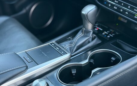 Lexus RX IV рестайлинг, 2020 год, 4 297 000 рублей, 32 фотография