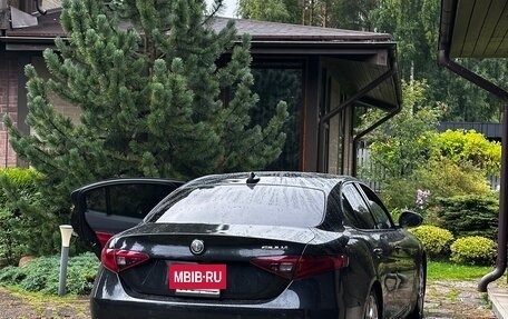 Alfa Romeo Giulia II, 2018 год, 2 090 000 рублей, 25 фотография