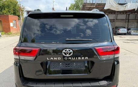 Toyota Land Cruiser, 2022 год, 8 фотография