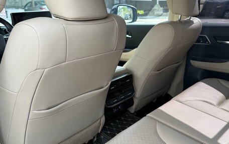 Toyota Land Cruiser, 2022 год, 21 фотография