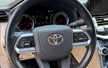 Toyota Land Cruiser, 2022 год, 25 фотография