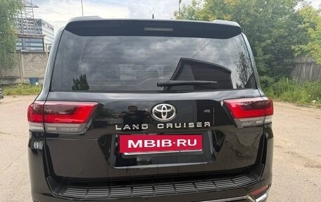 Toyota Land Cruiser, 2022 год, 26 фотография