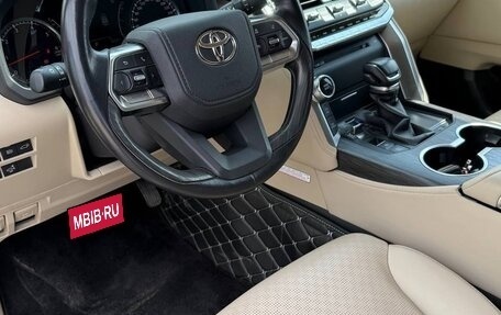 Toyota Land Cruiser, 2022 год, 15 фотография