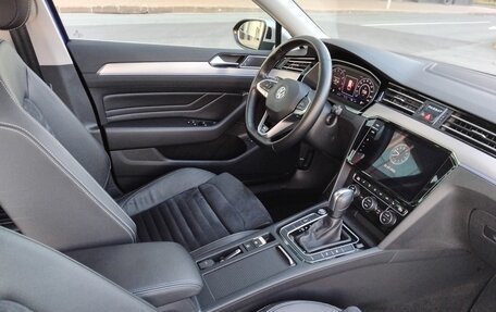 Volkswagen Passat B8 рестайлинг, 2020 год, 2 444 000 рублей, 22 фотография