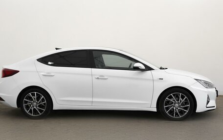 Hyundai Avante, 2018 год, 1 897 000 рублей, 3 фотография