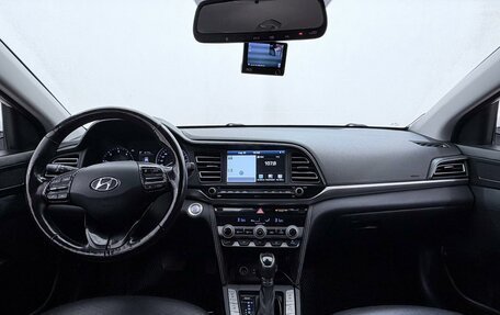 Hyundai Avante, 2018 год, 1 897 000 рублей, 11 фотография