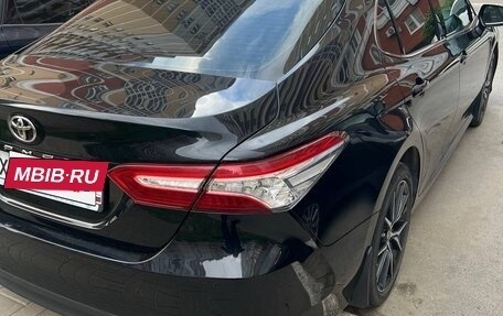 Toyota Camry, 2021 год, 2 950 000 рублей, 4 фотография