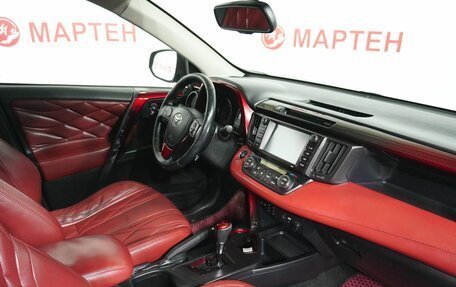 Toyota RAV4, 2018 год, 1 970 000 рублей, 9 фотография