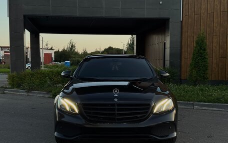 Mercedes-Benz E-Класс, 2017 год, 1 950 000 рублей, 5 фотография
