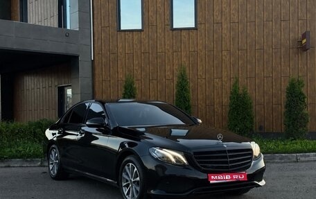 Mercedes-Benz E-Класс, 2017 год, 1 950 000 рублей, 1 фотография