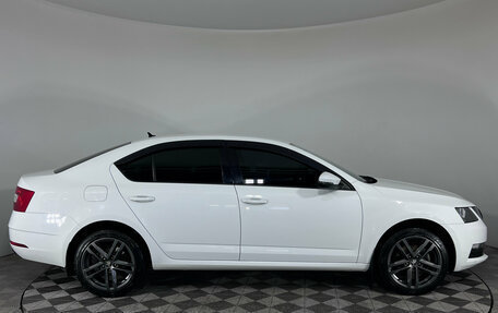 Skoda Octavia, 2018 год, 1 747 000 рублей, 4 фотография
