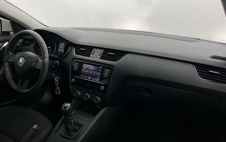 Skoda Octavia, 2018 год, 1 747 000 рублей, 13 фотография