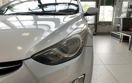Hyundai Avante, 2011 год, 850 000 рублей, 2 фотография