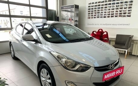Hyundai Avante, 2011 год, 850 000 рублей, 4 фотография