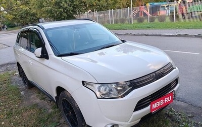 Mitsubishi Outlander III рестайлинг 3, 2013 год, 1 320 000 рублей, 1 фотография