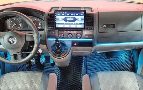Volkswagen Caravelle T5, 2012 год, 1 835 000 рублей, 9 фотография