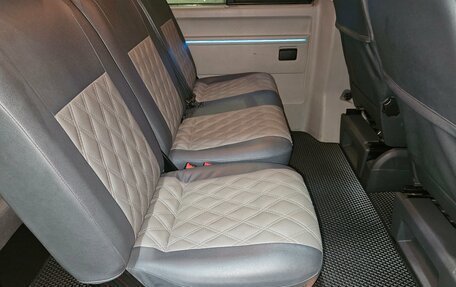 Volkswagen Caravelle T5, 2012 год, 1 835 000 рублей, 12 фотография