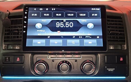 Volkswagen Caravelle T5, 2012 год, 1 835 000 рублей, 14 фотография