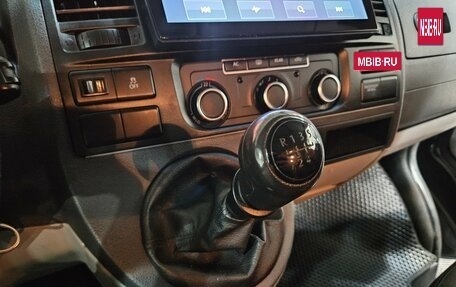 Volkswagen Caravelle T5, 2012 год, 1 835 000 рублей, 16 фотография