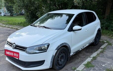 Volkswagen Polo VI (EU Market), 2011 год, 405 000 рублей, 2 фотография