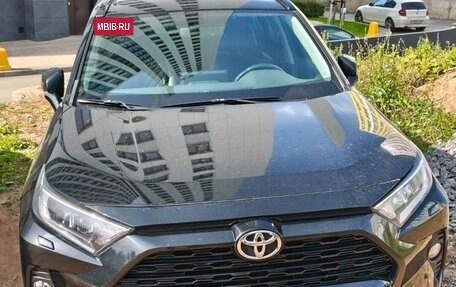 Toyota RAV4, 2021 год, 3 650 000 рублей, 4 фотография