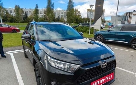 Toyota RAV4, 2021 год, 3 650 000 рублей, 5 фотография
