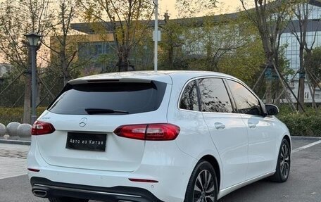 Mercedes-Benz B-Класс, 2023 год, 1 900 000 рублей, 7 фотография