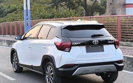Toyota Yaris XP150 рестайлинг, 2023 год, 1 400 000 рублей, 5 фотография