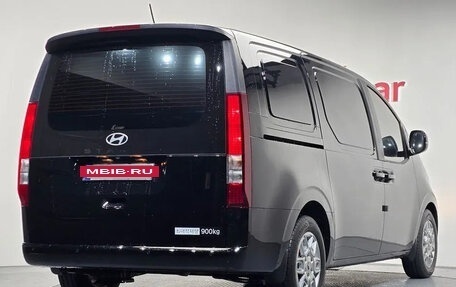 Hyundai Staria, 2025 год, 3 700 000 рублей, 2 фотография