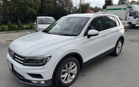 Volkswagen Tiguan II, 2017 год, 1 800 000 рублей, 2 фотография